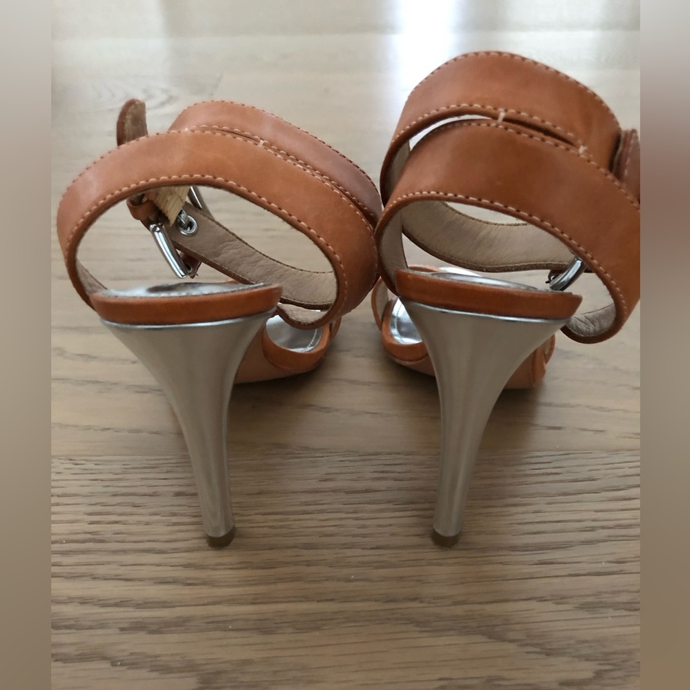 Coach Women’s Heel Sandal With Buckle. Tan Camel Brown. Silver Hardware. Size 7. - Picture 5 of 8